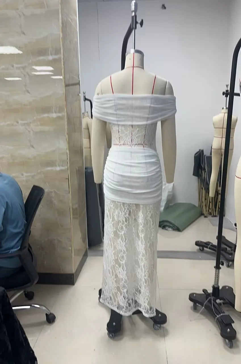 Elegant Off-Shoulder Lace Maxi Dress